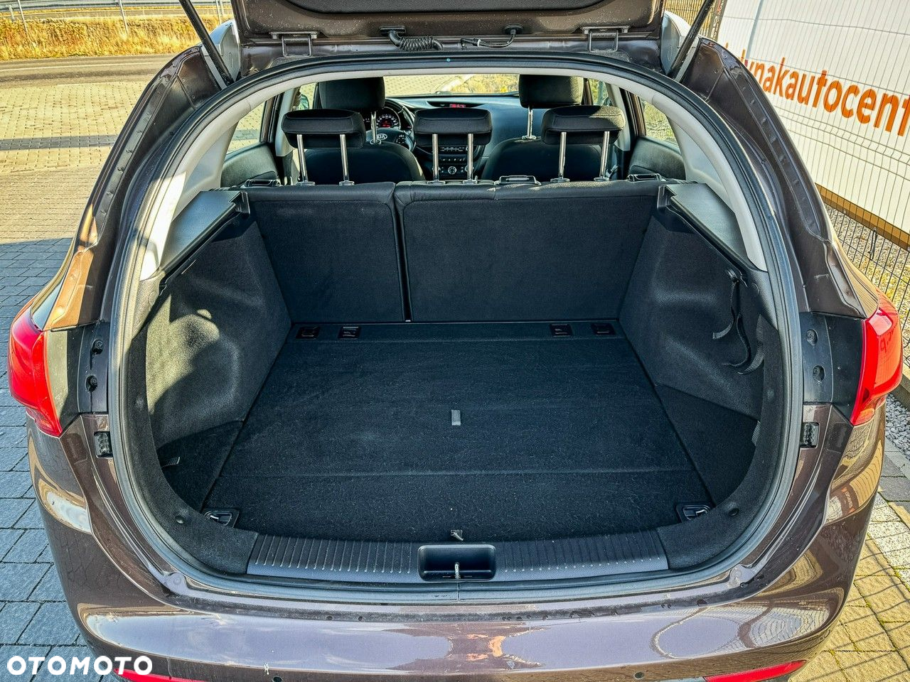 Kia Ceed - 12