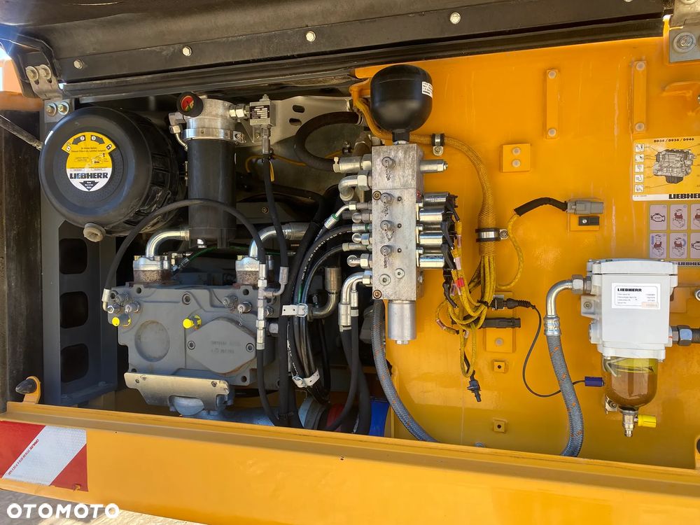 Liebherr R 926 LC, 2015 ROK, RAMIĘ 3X ŁAMANE, Z NIEMIEC, - 21