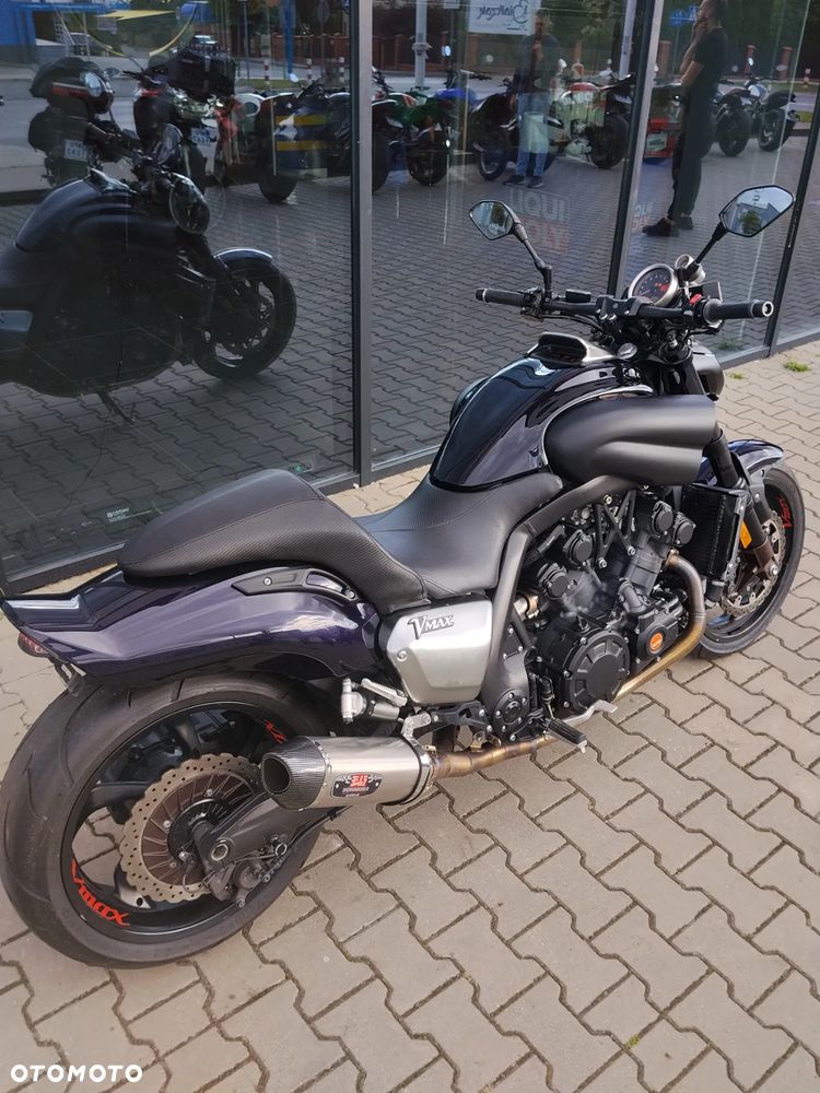 Yamaha V-MAX - 11