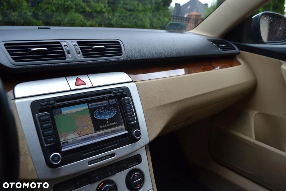 Volkswagen Passat Variant 2.0 TDI Highline - 30