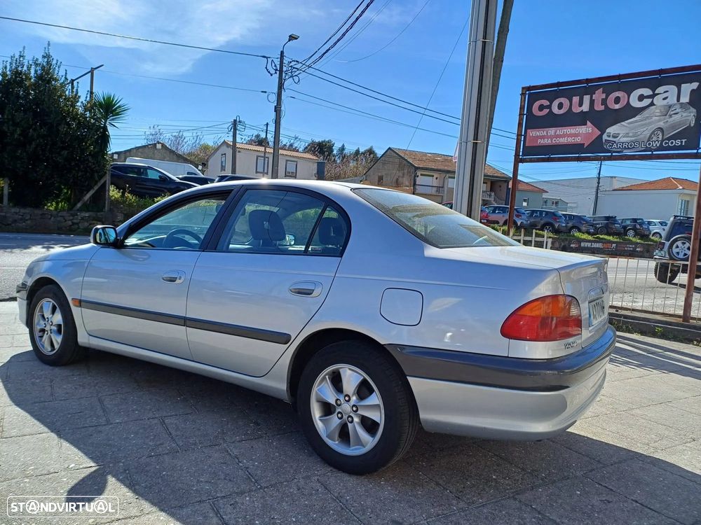 Toyota Avensis Sedan 1.6 Terra JE - 5