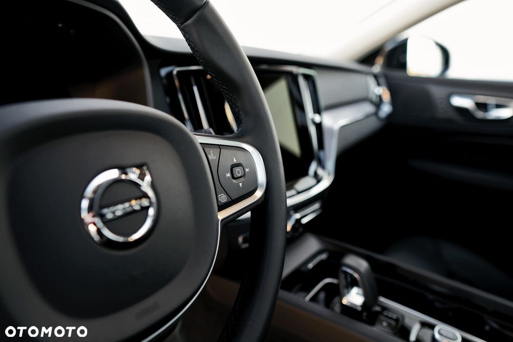 Volvo S60 B5 B Ultimate Dark - 32