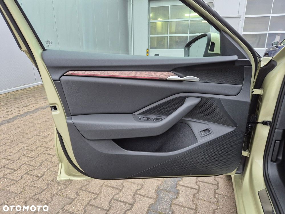 Skoda Superb 2.0 TDI SCR 4x4 L&K DSG - 17