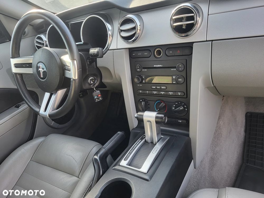 Ford Mustang 4.6 V8 GT Premium - 13