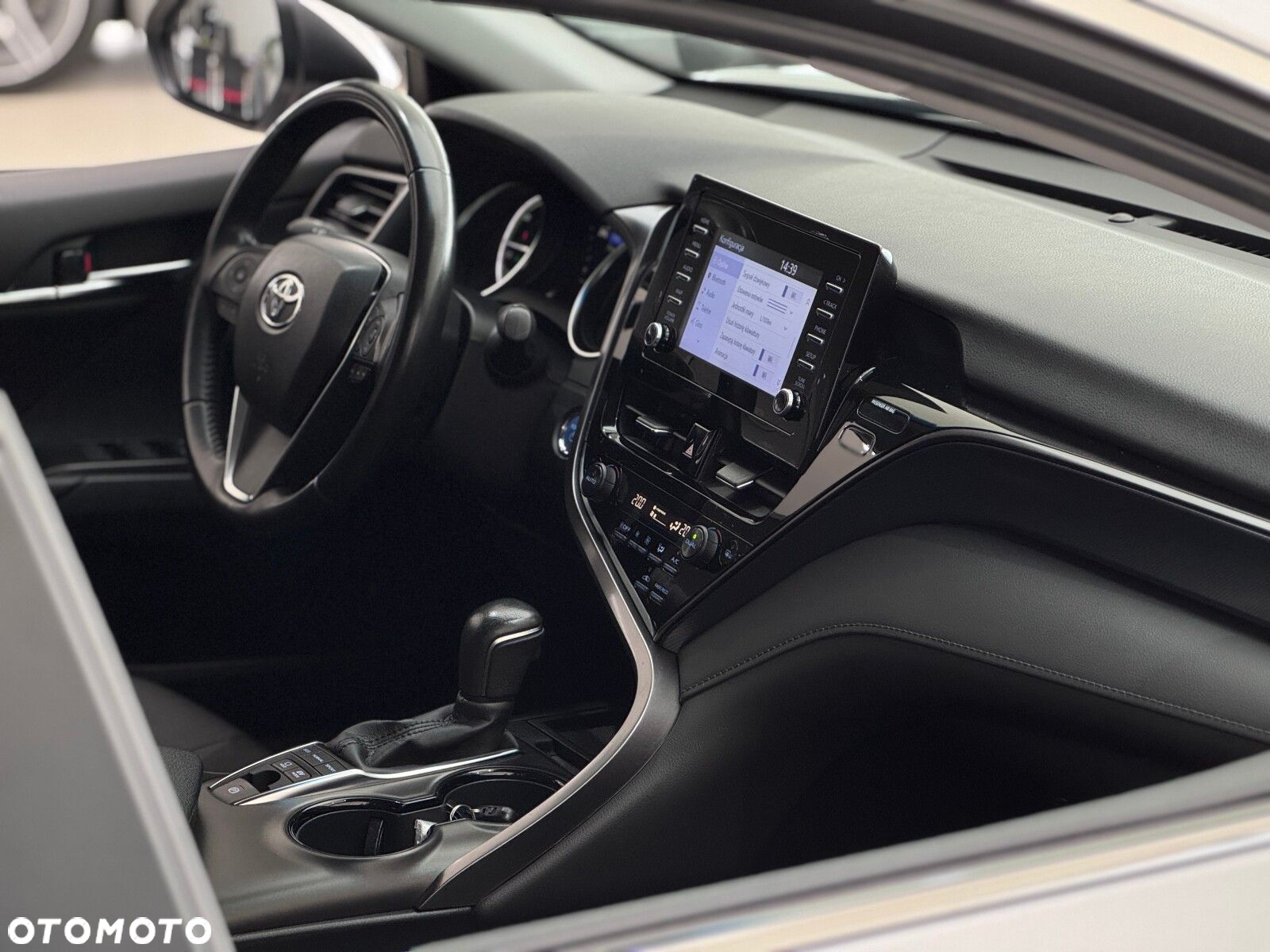 Toyota Camry - 38