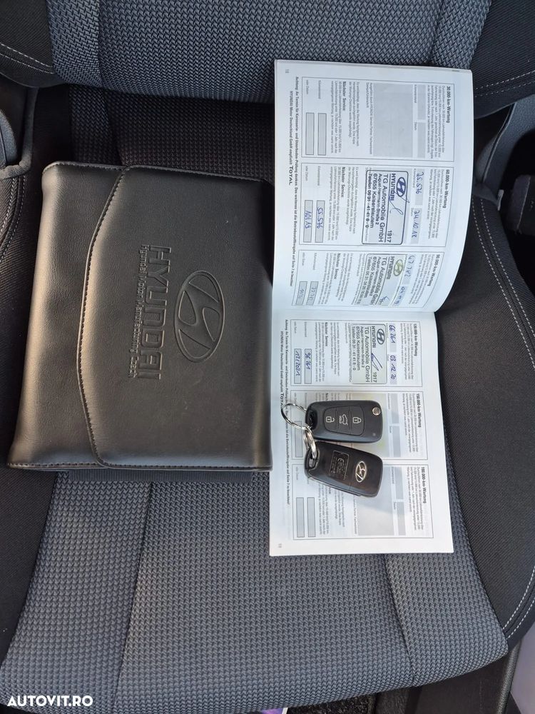 Hyundai i30 blue 1.6 CRDi Trend - 11