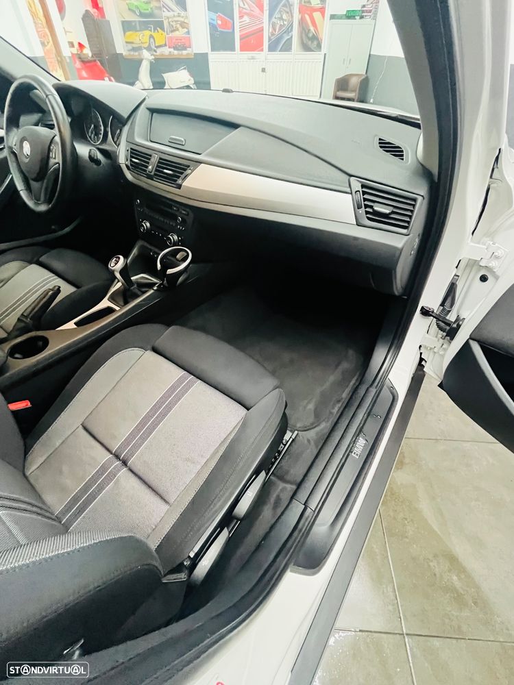 BMW X1 18 d xDrive Pack M - 25