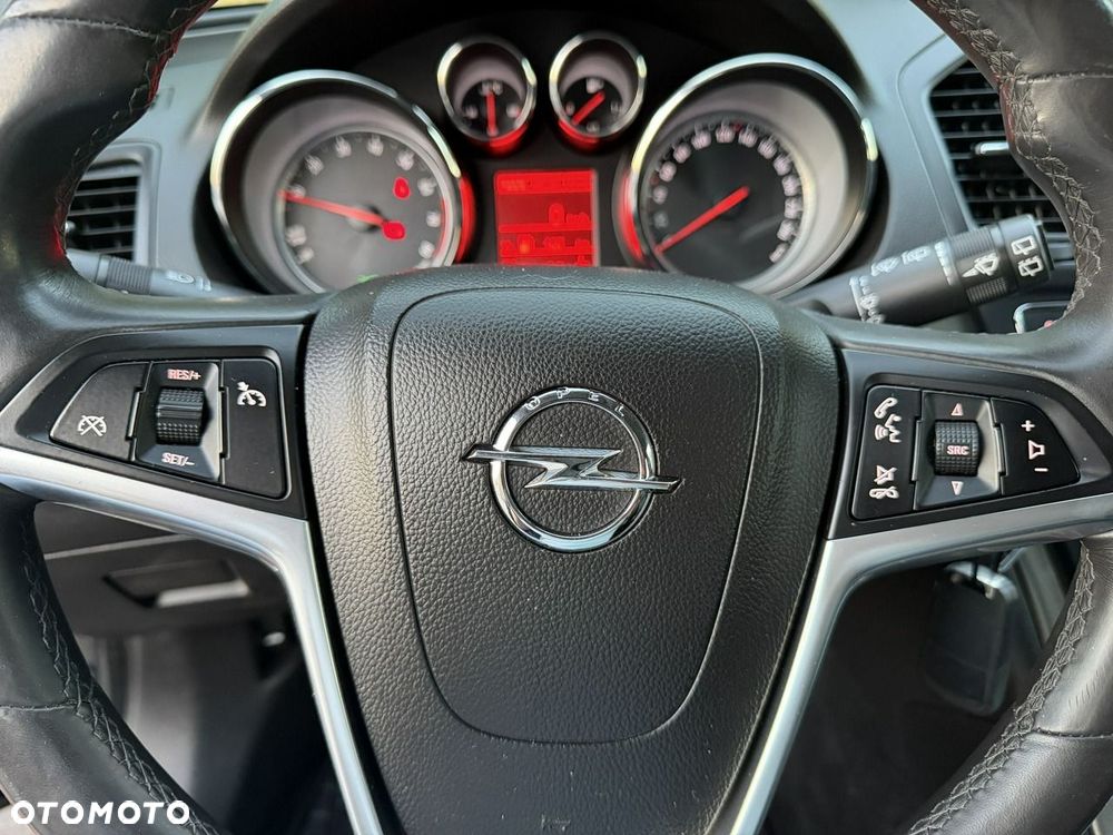Opel Insignia - 17