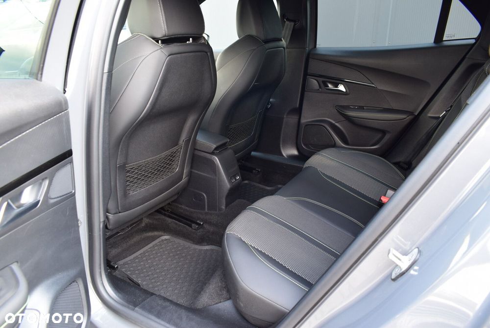 Peugeot 2008 1.2 PureTech GT S&S EAT8 - 32