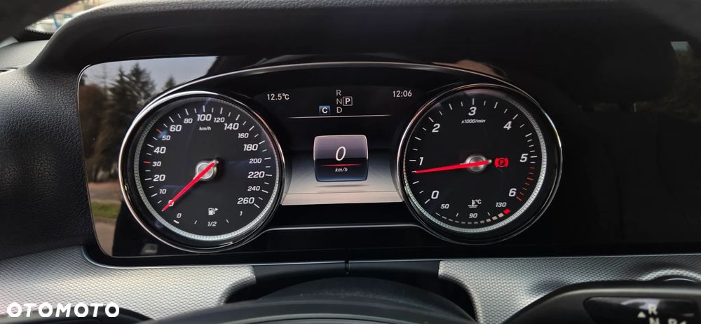 Mercedes-Benz Klasa E 220 d 9G-TRONIC - 25