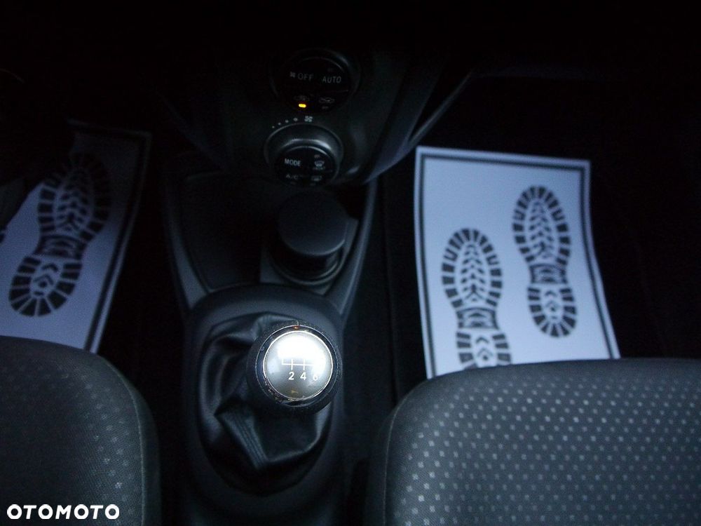 Toyota Yaris 1.33 VVT-i Executive - 19