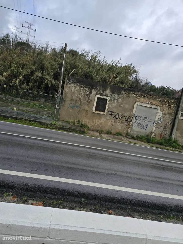 Armazéns e actividade industrial com terreno, para venda em Vila Franc - Grande imagem: 3/5