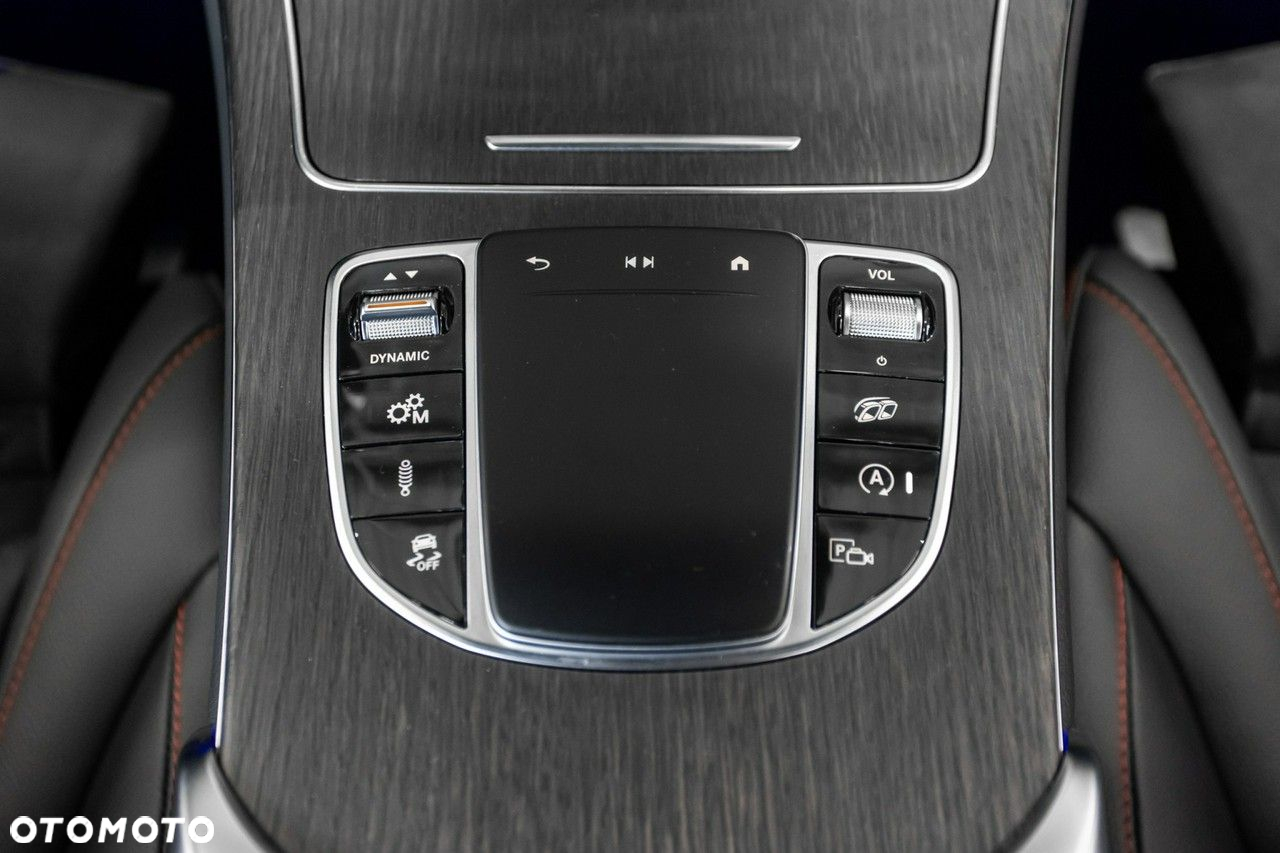 Mercedes-Benz GLC - 34