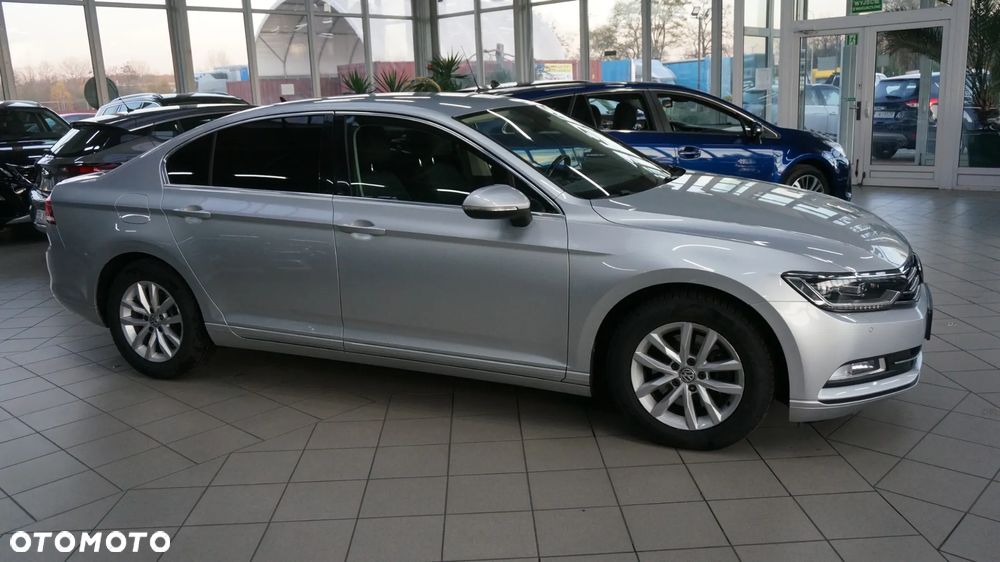 Volkswagen Passat 2.0 TDI BMT Comfortline - 12