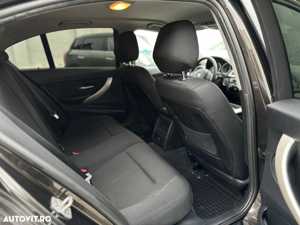 BMW Seria 3 318d Edition Luxury Line Purity - 7