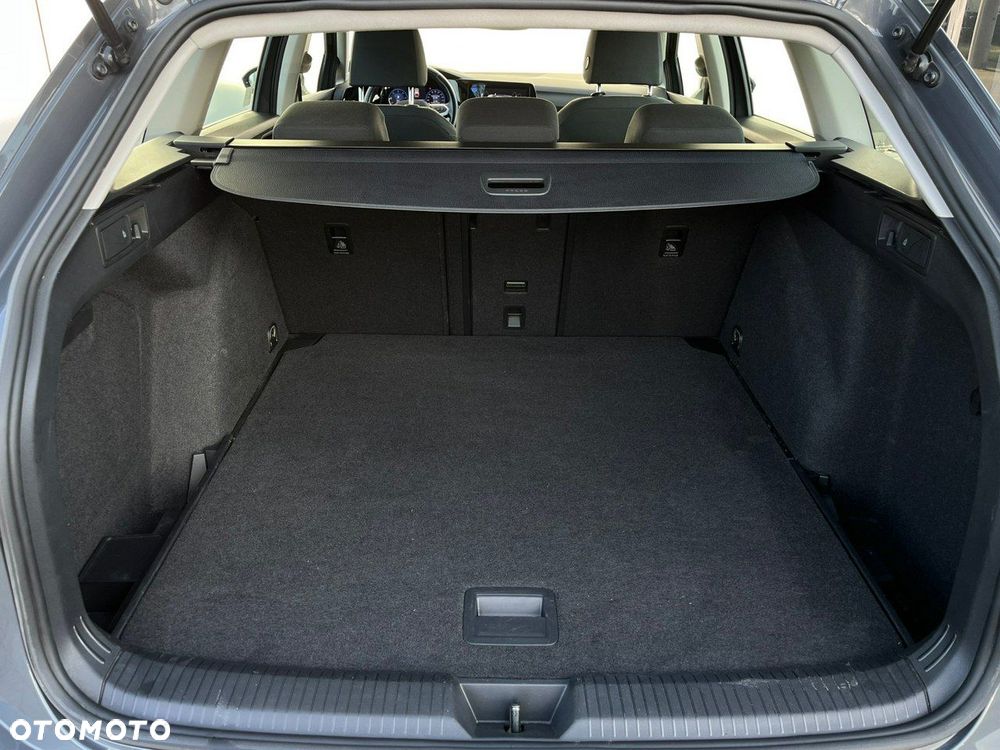 Volkswagen Golf Variant - 12