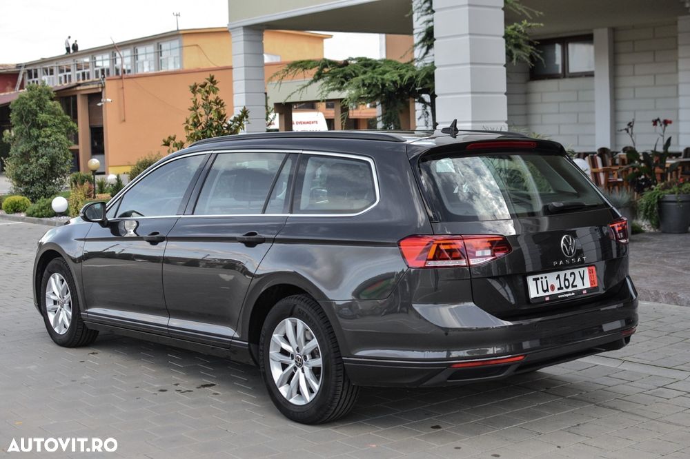 Volkswagen Passat Variant 2.0 TDI SCR DSG BlueMotion Comfortline - 29