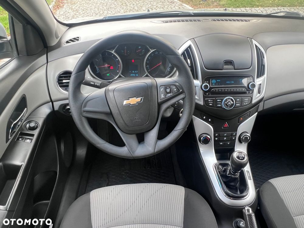 Chevrolet Cruze 1.6 LS - 22