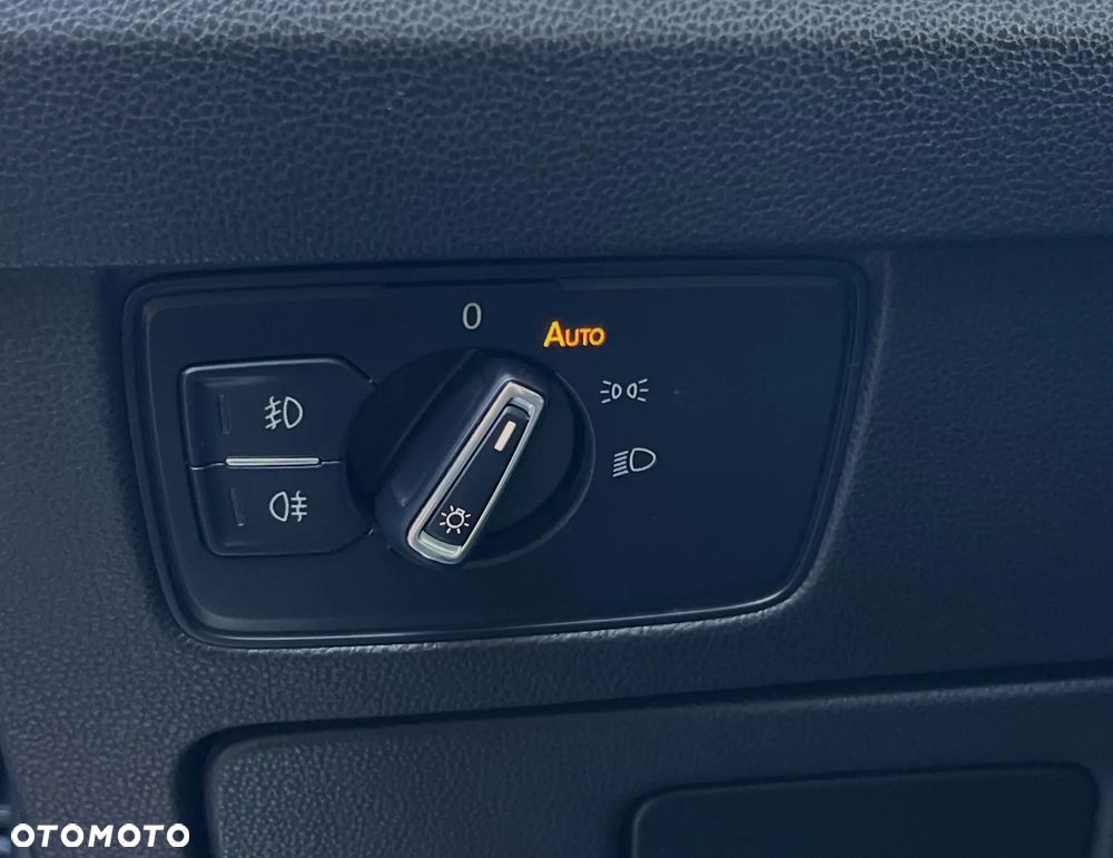 Volkswagen Passat 2.0 TDI BMT Highline - 30