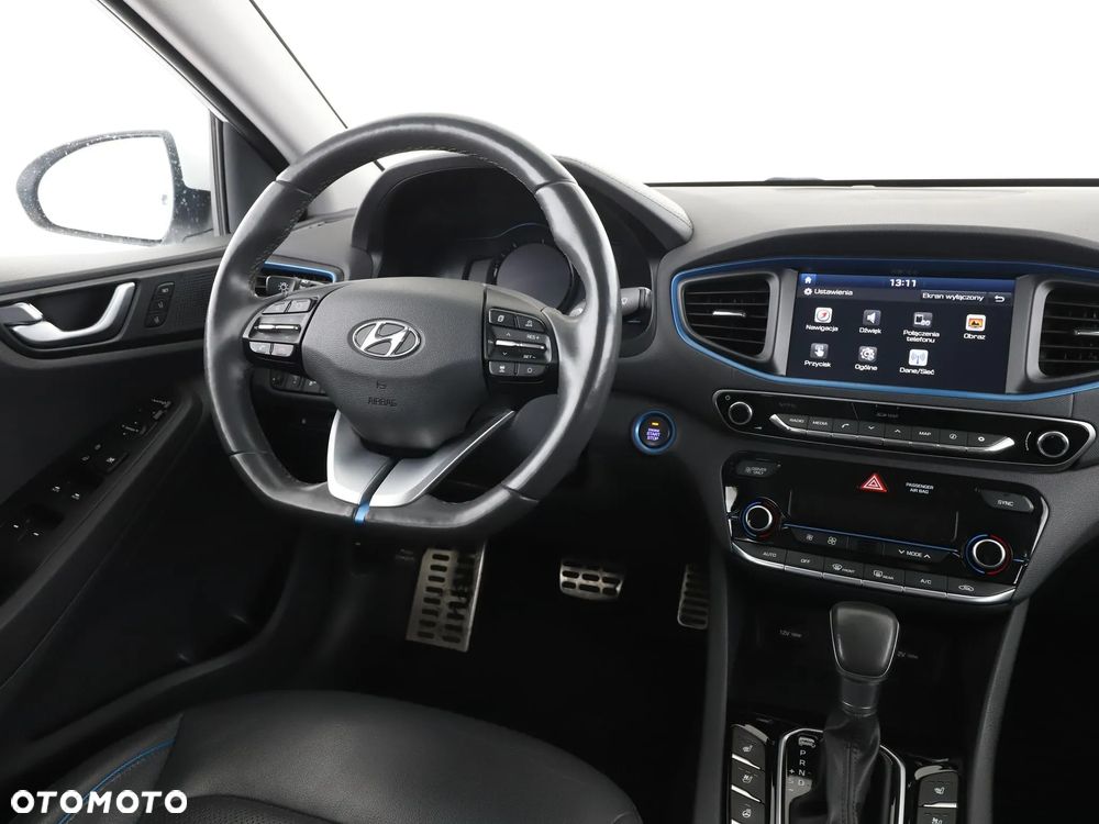 Hyundai IONIQ - 16