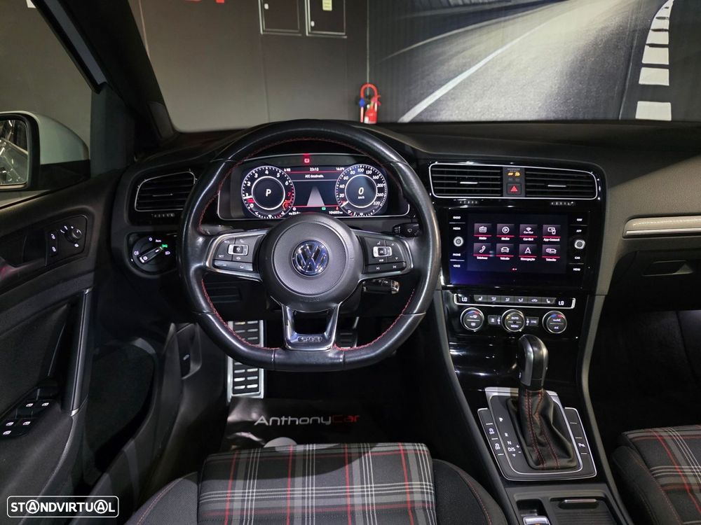 VW Golf 2.0 TSI GTI DSG Performance - 14