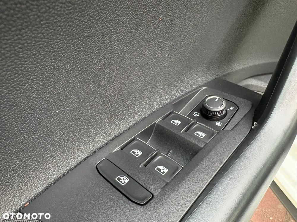 Volkswagen Polo 1.0 TSI OPF DSG R-Line - 12