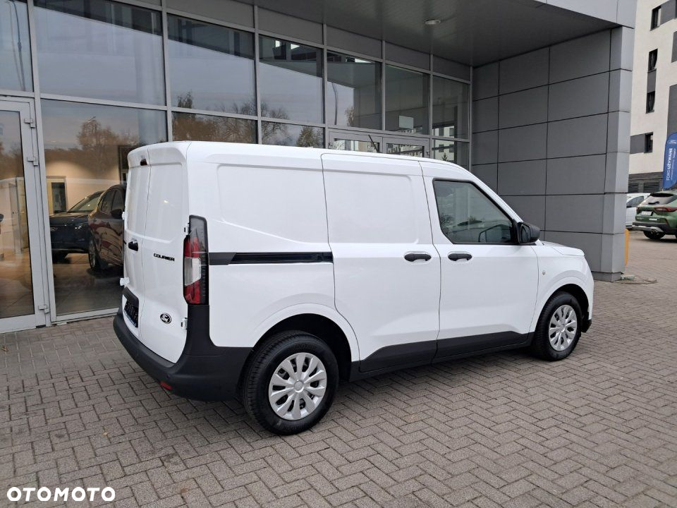 Ford Transit Courier - 8