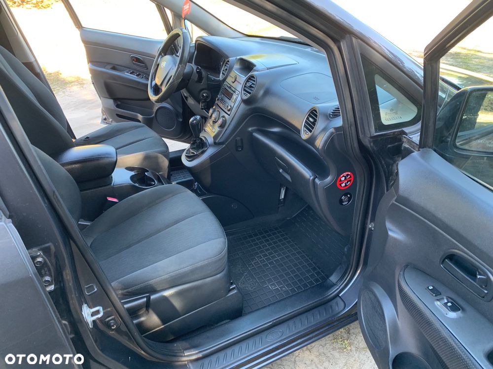 Kia Carens 2.0 CVVT LX - 20