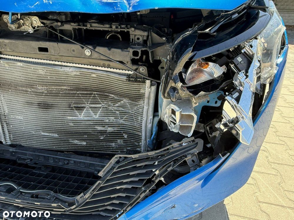 Peugeot 208 - 13