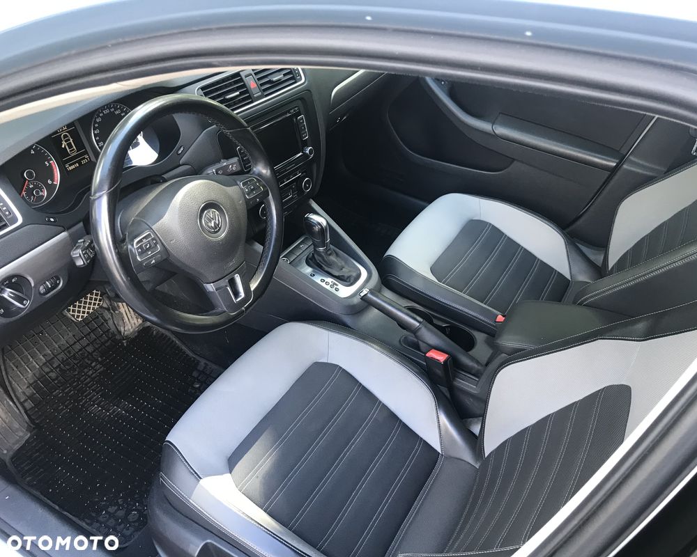 Volkswagen Jetta 1.6 TDI Highline DSG - 7