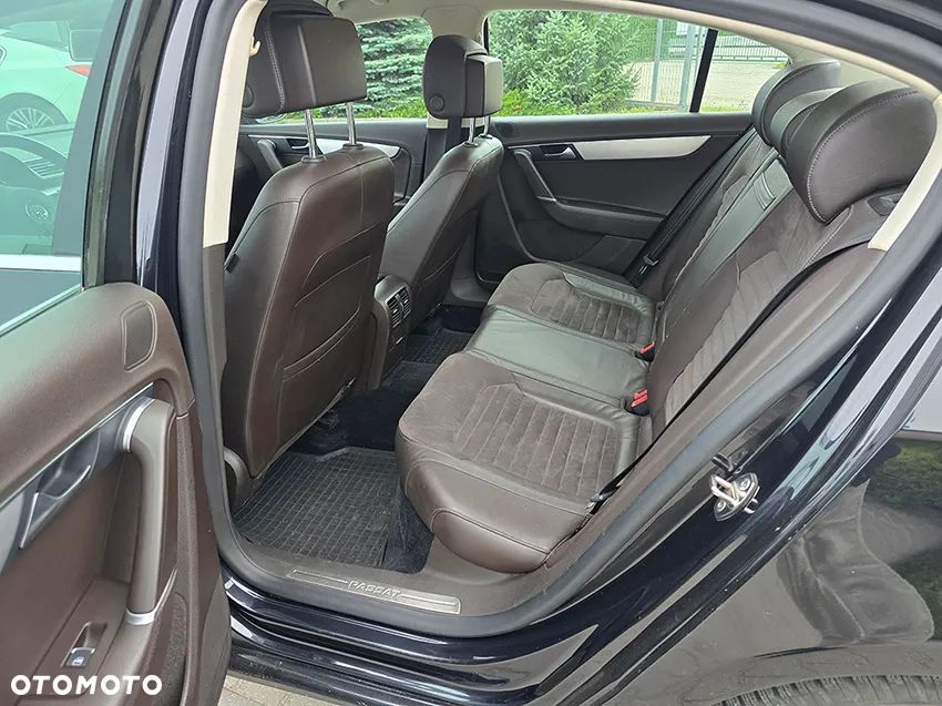 Volkswagen Passat 2.0 TDI Highline DSG - 8