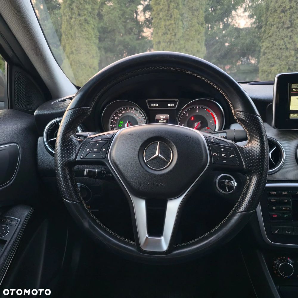 Mercedes-Benz GLA 220 d 4Matic 7G-DCT AMG Line - 36