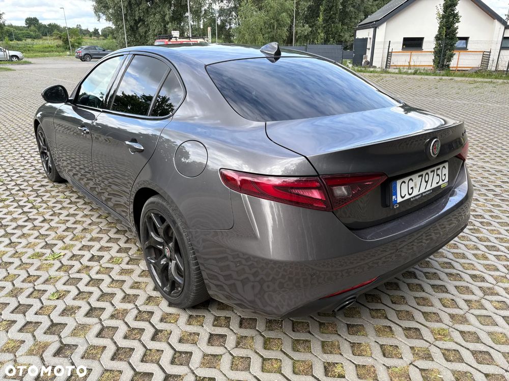 Alfa Romeo Giulia 2.2 AT8 Super - 9
