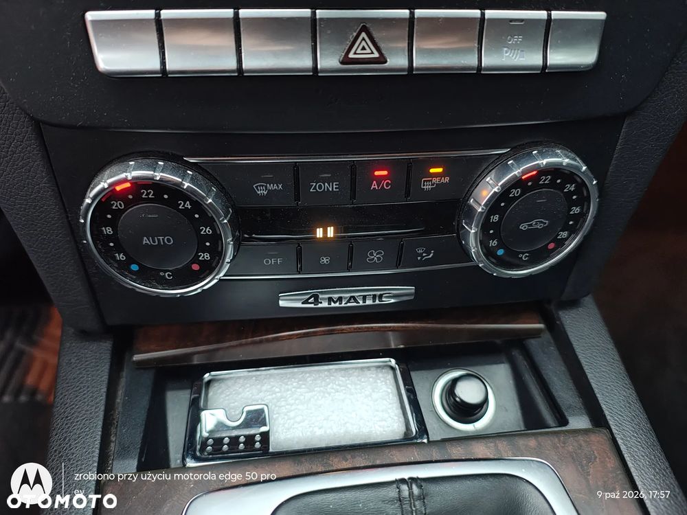 Mercedes-Benz Klasa C 300 CDI BlueEff 4-Matic Avantgarde - 25