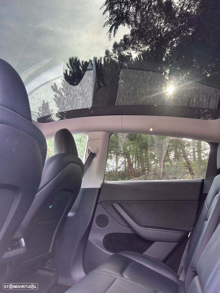 Tesla Model Y Long Range Dual Motor AWD - 10