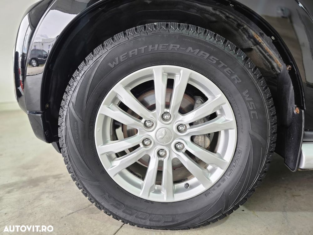 Mitsubishi Pajero 3.2 DI-D Instyle - 23