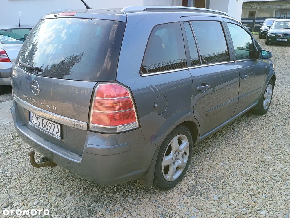 Opel Zafira - 4