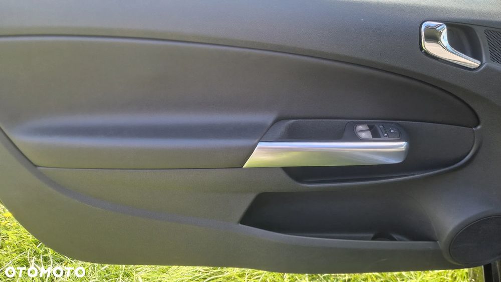 Opel Corsa 1.6 Turbo OPC - 9