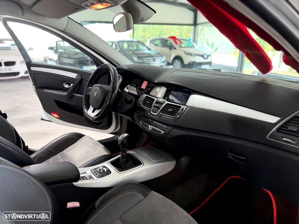 Renault Laguna 2.0 dCi Dynamique S - 17