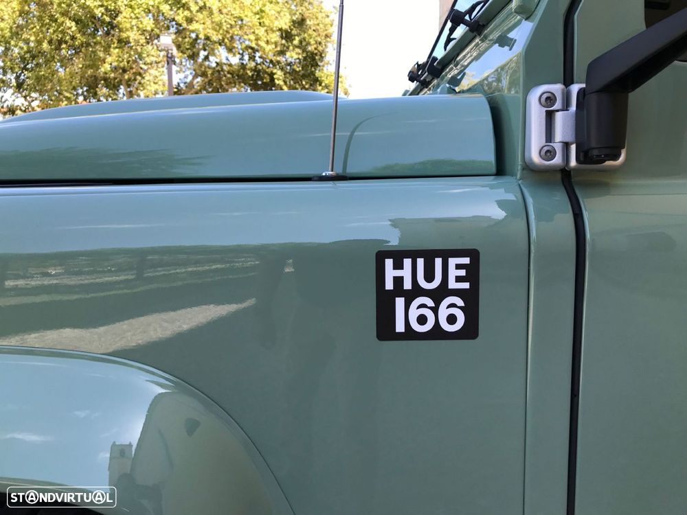 Land Rover Defender - 30