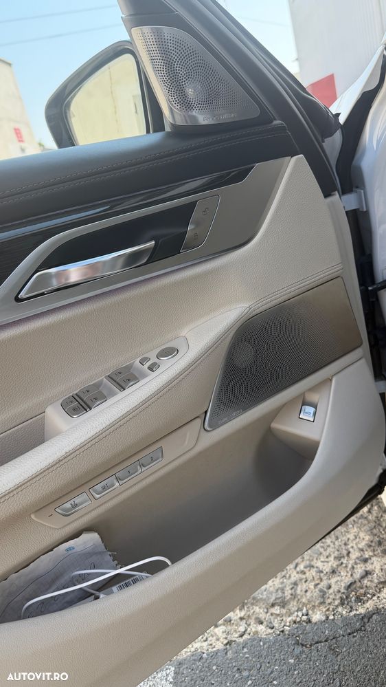 BMW Seria 7 740d xDrive - 25