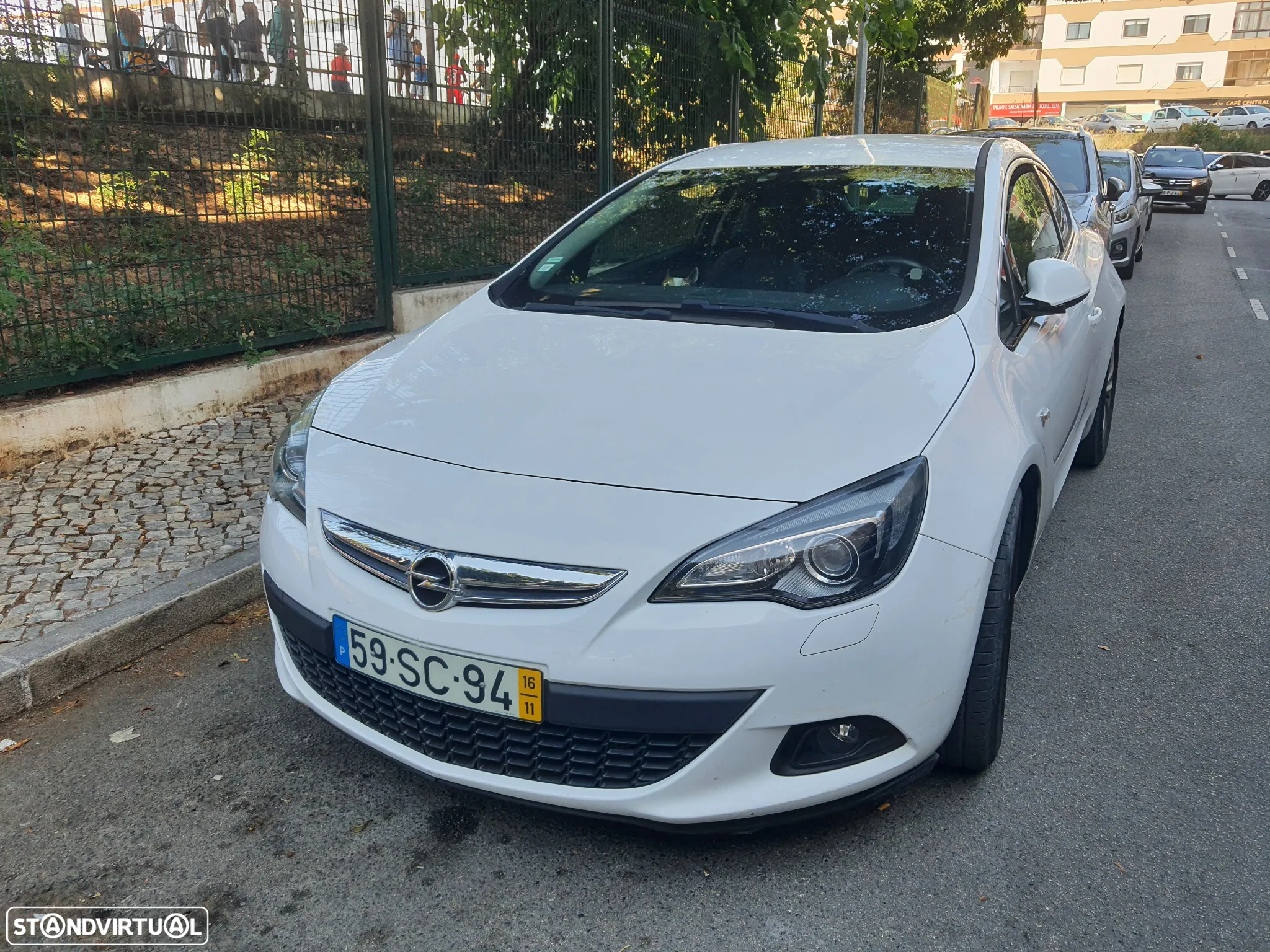 Opel Astra GTC - 9