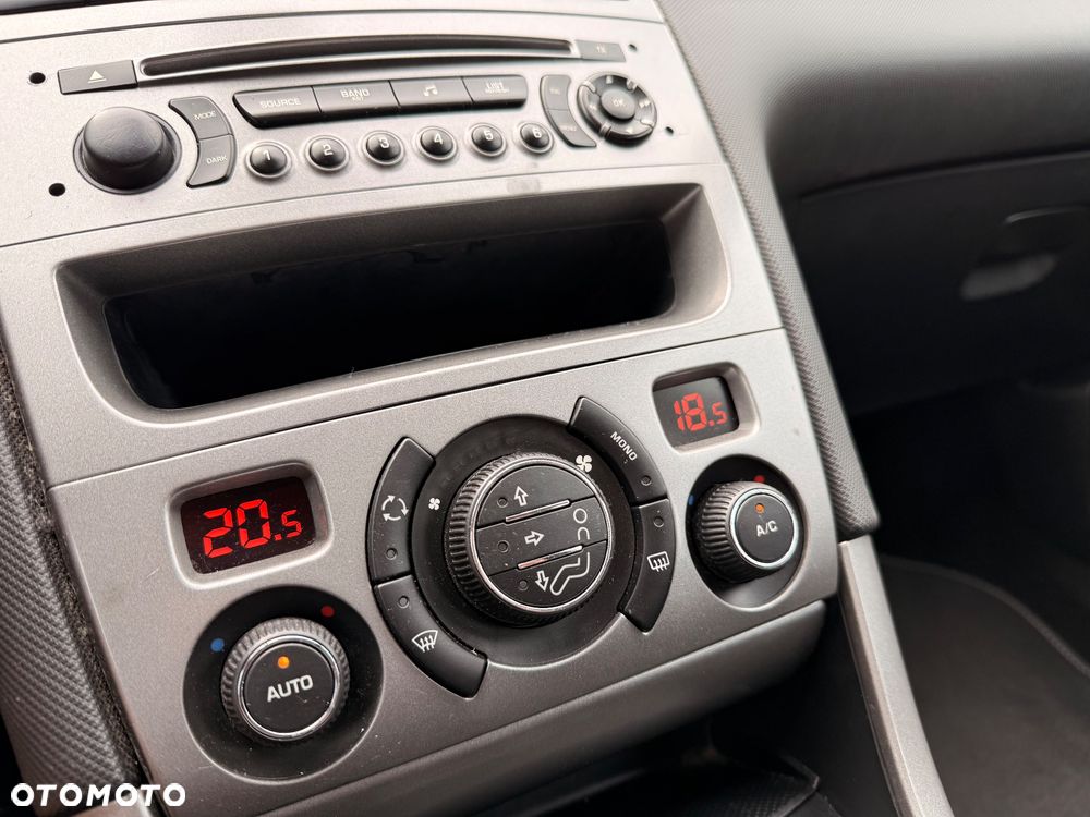 Peugeot 308 1.6 HDi Premium - 27