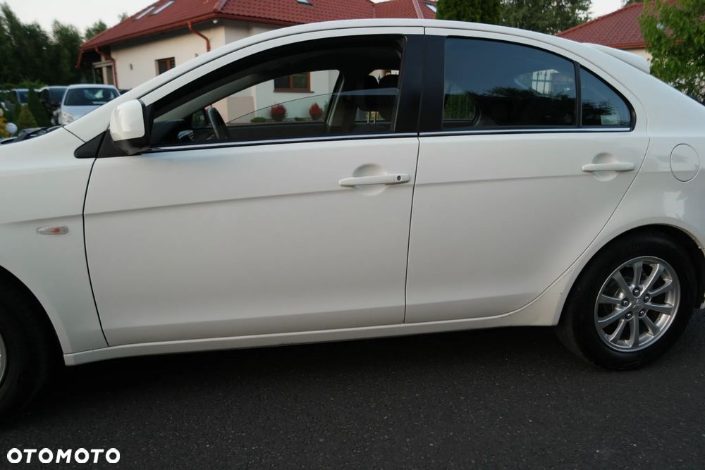 Mitsubishi Lancer - 11