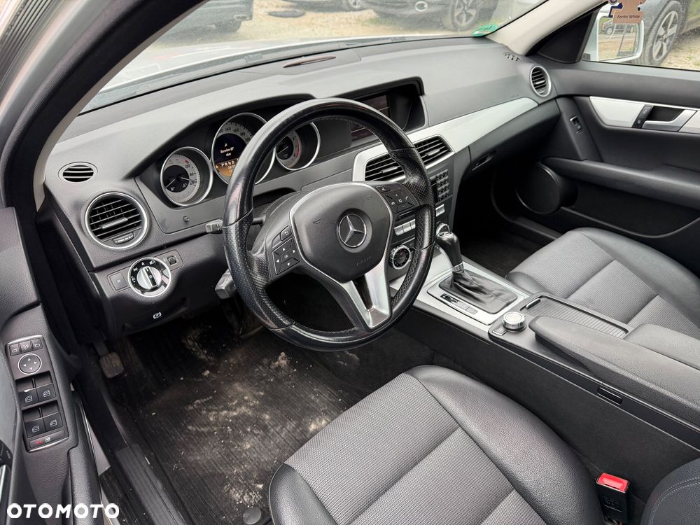 Mercedes-Benz Klasa C 180 BlueEFFICIENCY 7G-TRONIC Avantgarde - 36