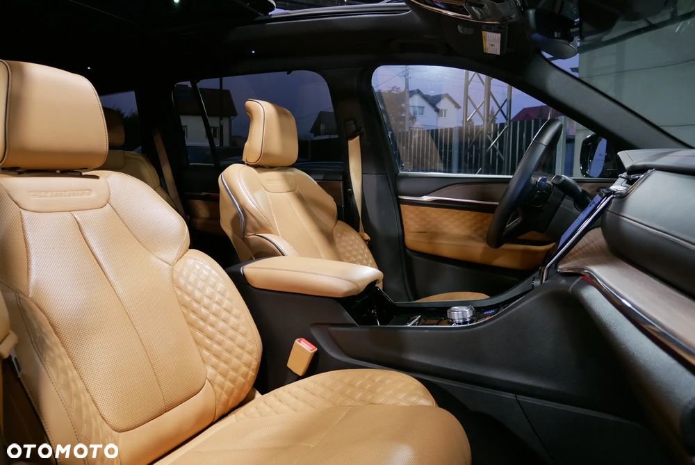 Jeep Grand Cherokee - 13