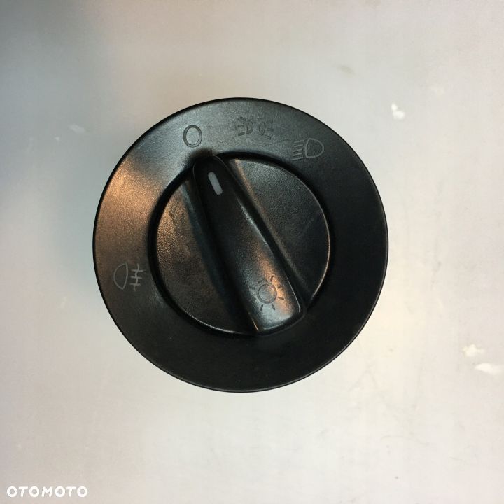 PRZEŁĄCZNIK ŚWIATEŁ NEW BEETLE I VW PASSAT B5 FL GOLF IV BORA 1C0941531 - 1