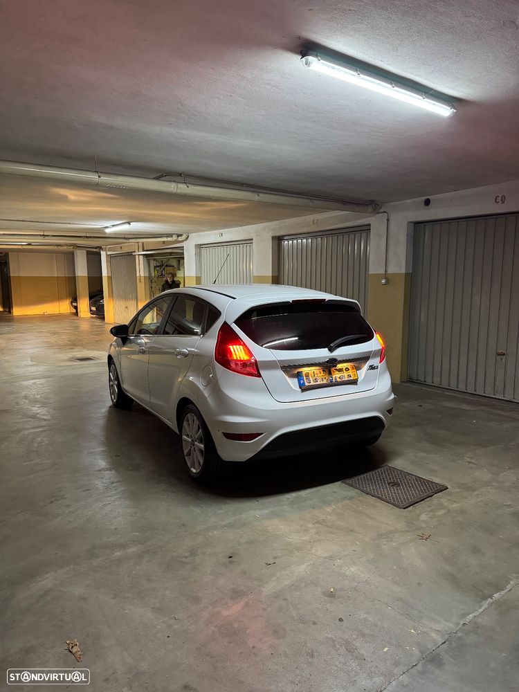 Ford Fiesta 1.0 EcoBoost Titanium - 23