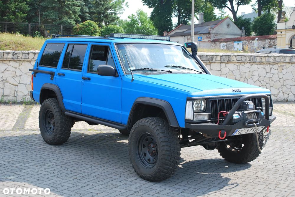 Jeep Cherokee - 10