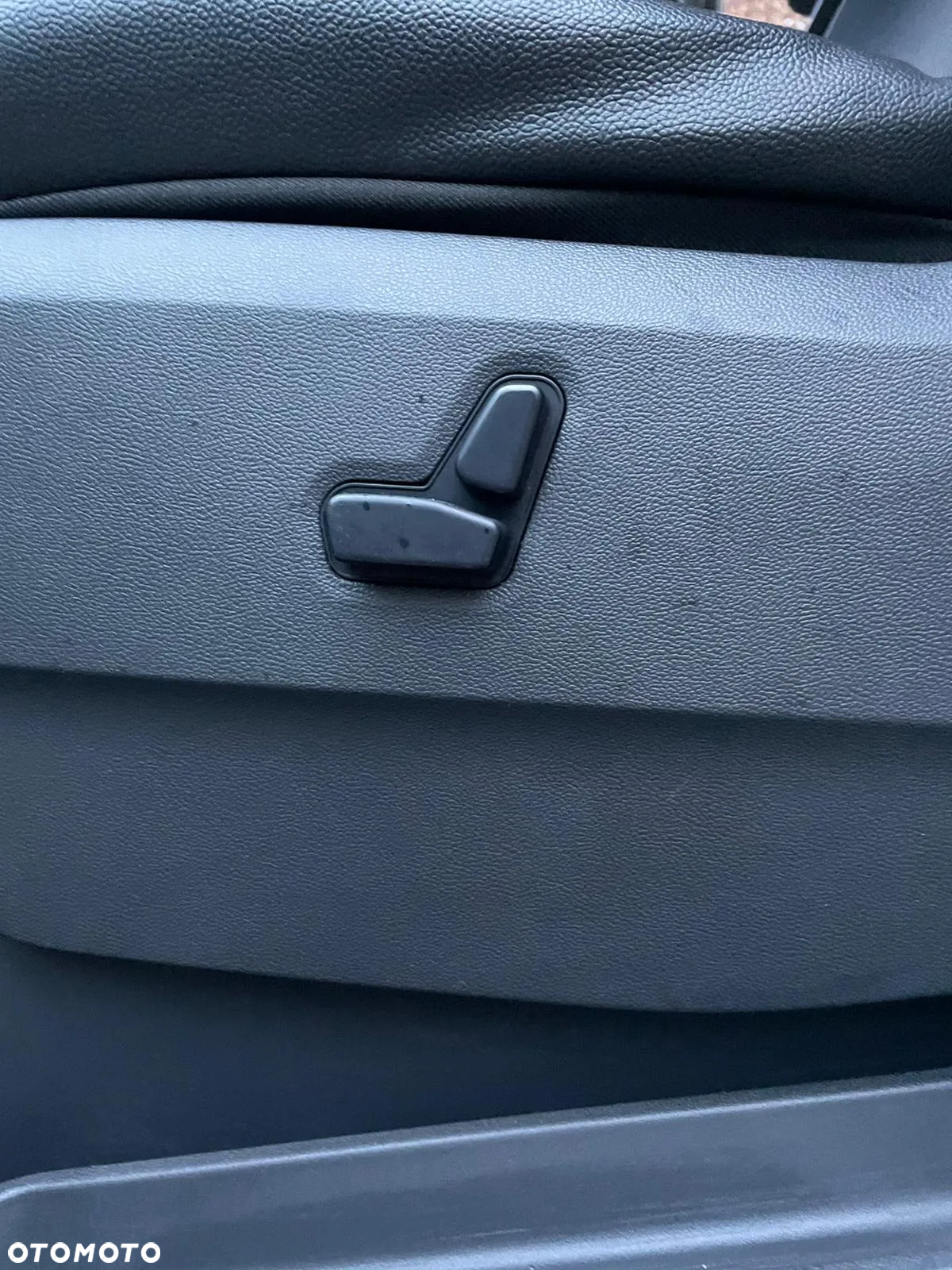 Chrysler Town & Country - 21